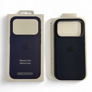 Apple iPhone 17 Pro Silicone Cover - Navy
